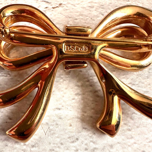 Vintage Swarovski Brooch | Gold Bow Pin | Signed DSCo - Picture 4 of 6